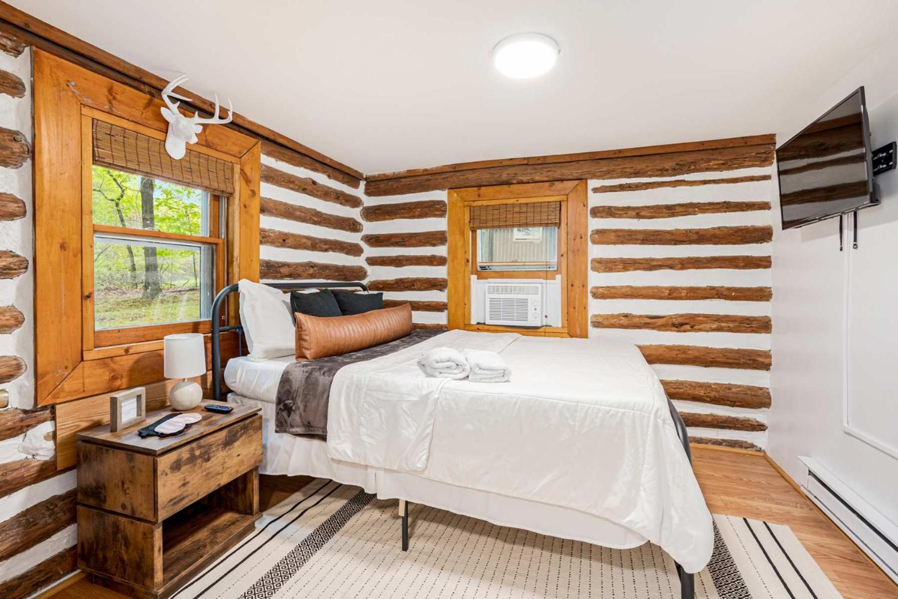 Modernized Log Cabin W Hot Tub Fire Pit & Views Berkeley Springs Exterior photo
